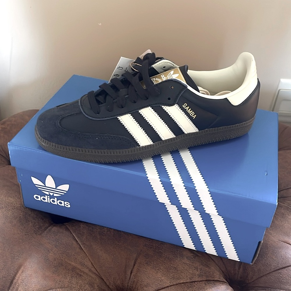 Men’s Adidas Samba OG Shoes in Navy Blue size 8